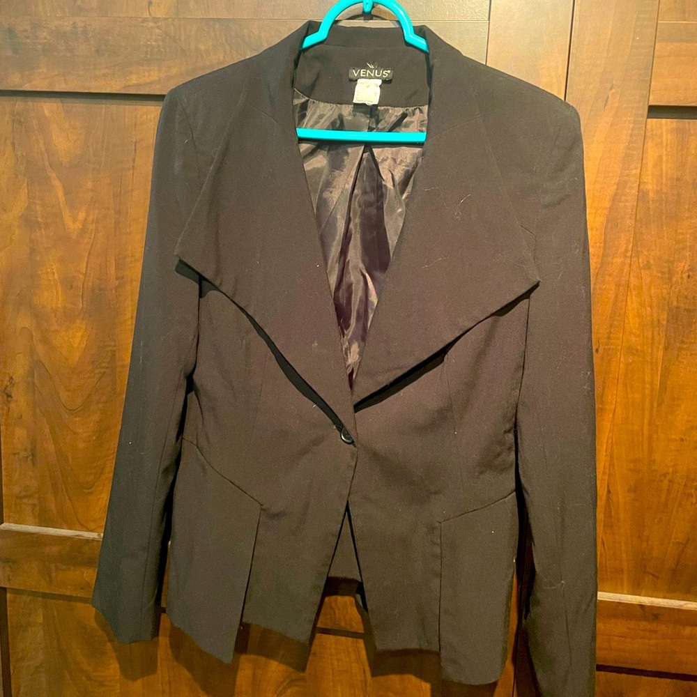 Venus black suit blazer size 6